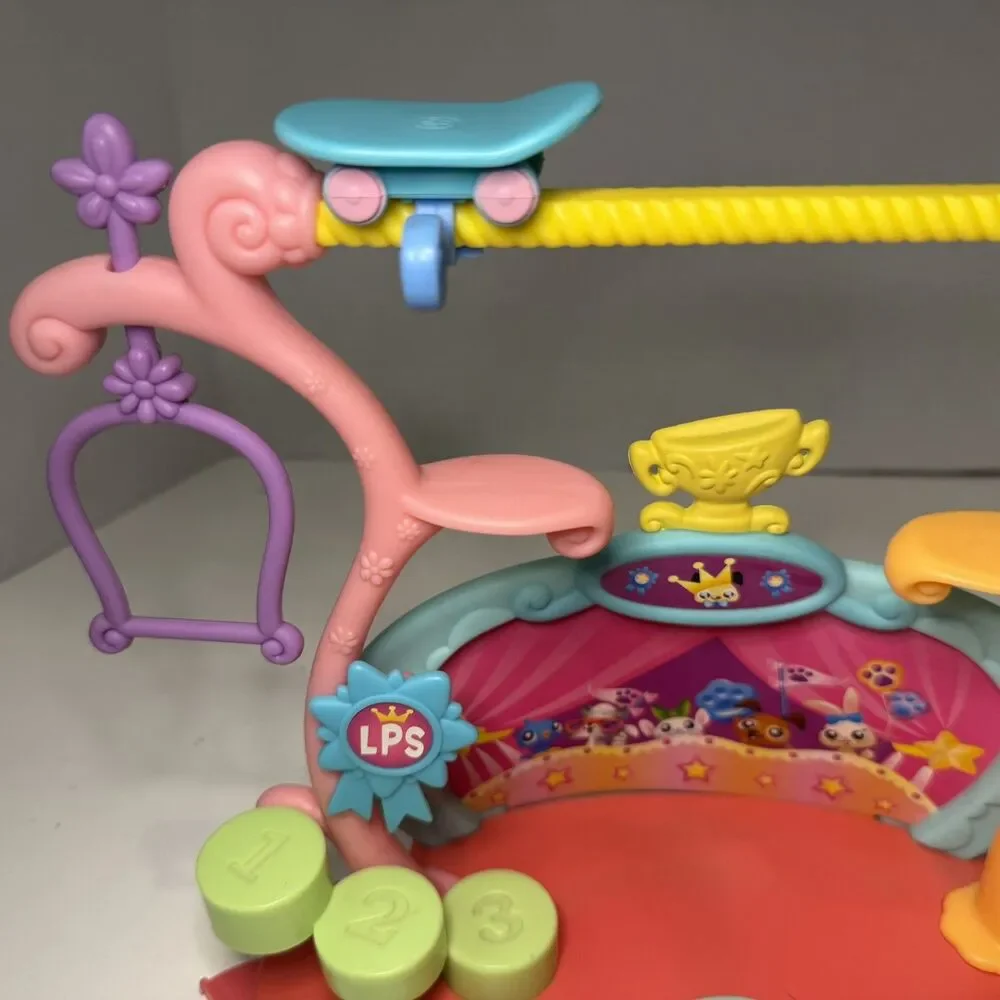 Littlest Pet Shop Tricks N Talents Talent Show Stage Playset 2006 Hasbro LPS